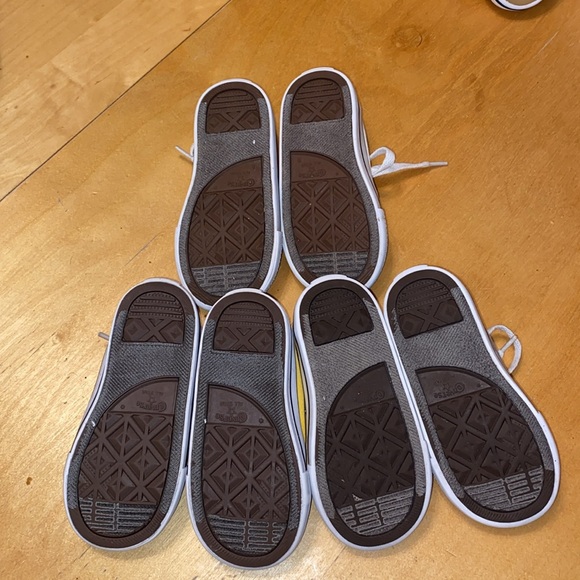 Converse - Picture 2 of 3